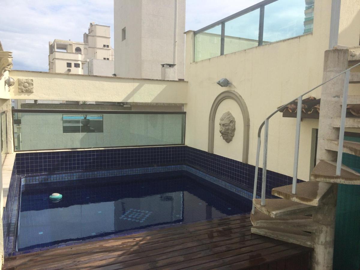 Cobertura Triplex Na Praia Da Enseada Гуаружа Экстерьер фото