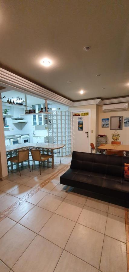 Cobertura Triplex Na Praia Da Enseada Гуаружа Экстерьер фото